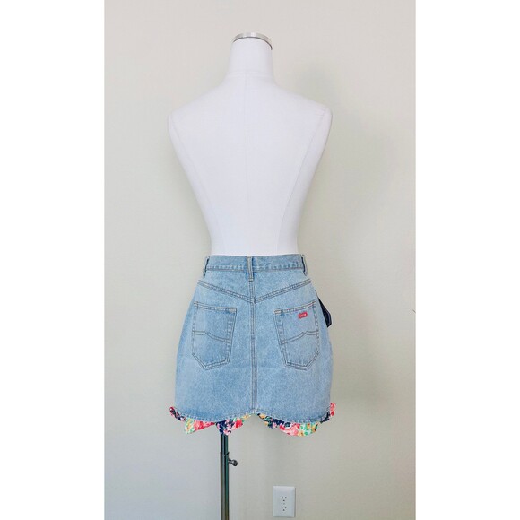 1990s Vintage Deadstock Light Wash Denim Mini Skirt / 90s Floral Jean Medium - Picture 4 of 9